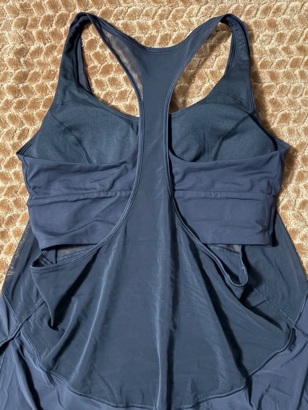 EXCELLENT Lululemon Twist Around Tank Top Built-In Bra Yoga Activewear Black 8 - Picture 8 of 8
